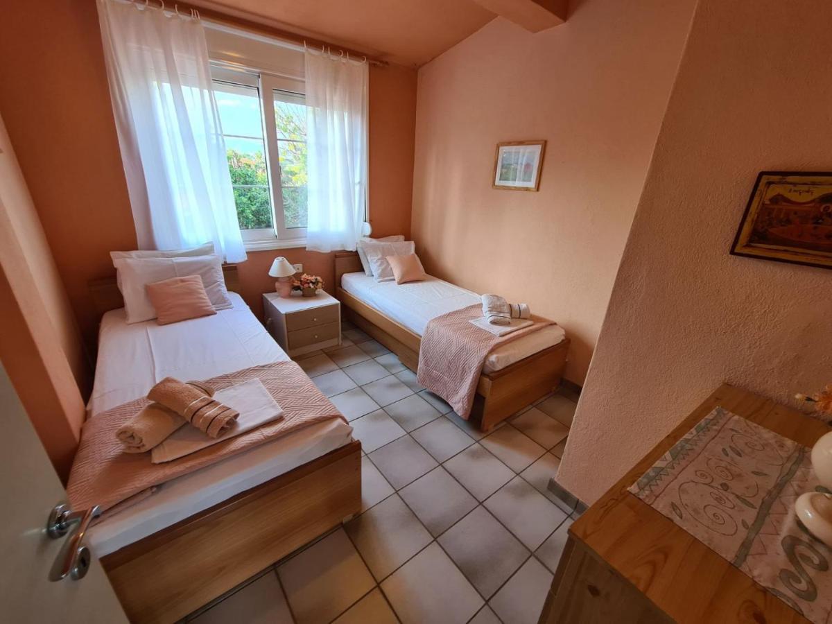 Villa Wonderful House With Private Garden Flogita Exterior foto